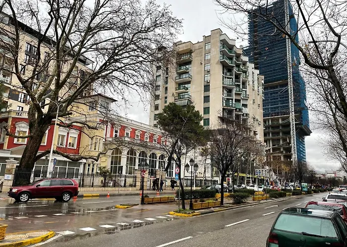 Sun Tower-center Of Lejlighed Tirana